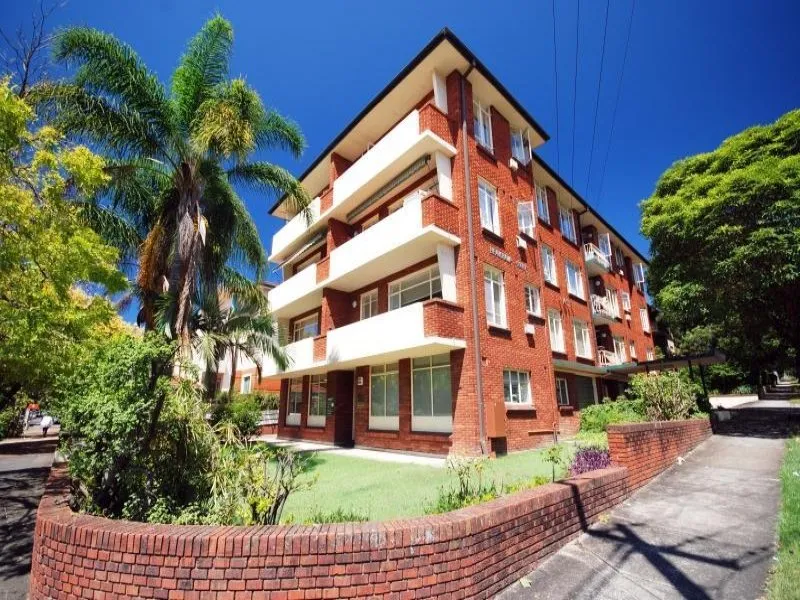 GREAT VALUE 2 BEDDER IN PRIME LOCATION