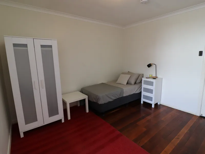 Studio Style Room - Walking Distance to UQ & Hospitals