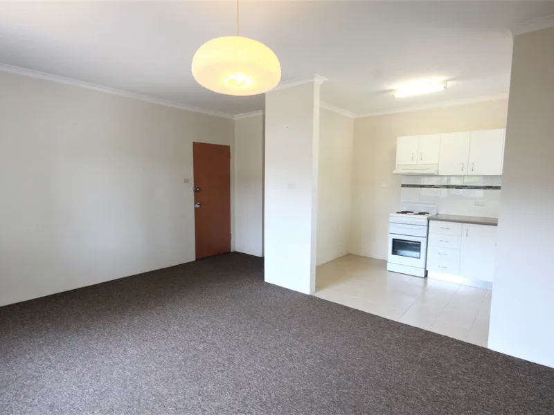 Bright & Sunny 2 Bedroom Apartment