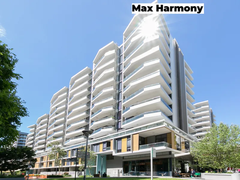 Spacious Contemporary Apartment with 1 Bedroom, 1 Bathroom, 1 Study, 1 Storage, Pool and Gym, Located in the Heart of Mascot Central