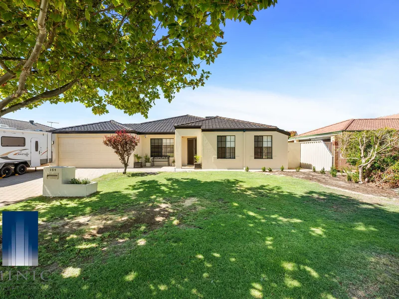 MAGNIFICENT FAMILY HOME IN THE RANFORD ESTATE