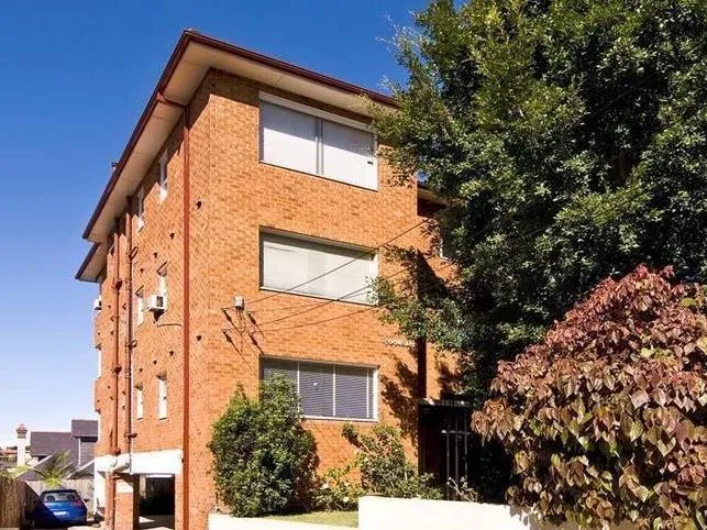 Sun-filled studio apartment in peaceful setting