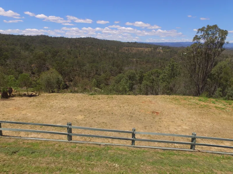 COMMANDING POSITION & STUNNING EASTERLY VIEWS