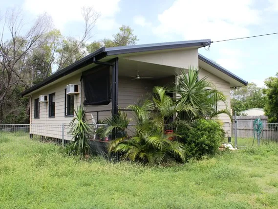 PRIVACY & SECLUDED 3 BEDROOM HOME