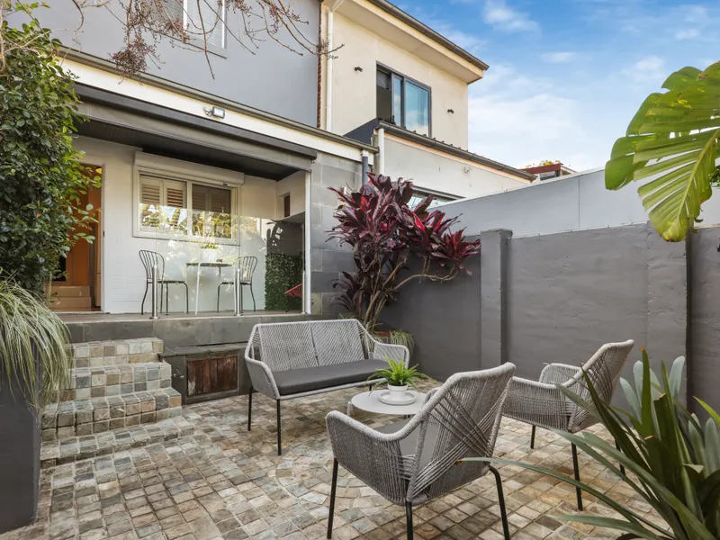 Urban style meets relaxed parkside living