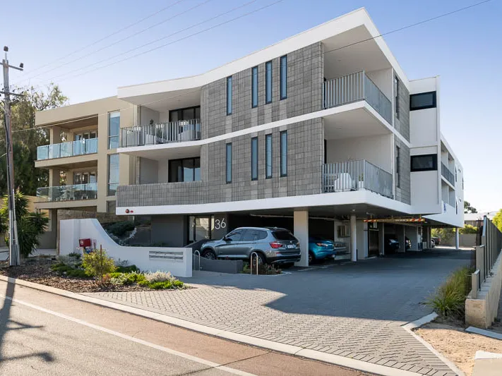 Stylish Entertainer Close To Beach