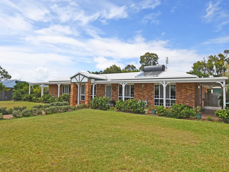 IMMACULATELY PRESENTED FAMILY HOME ON LARGE BLOCK