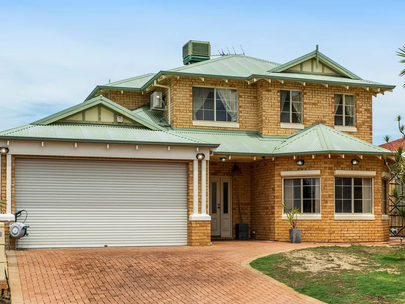 RELAXXX  AFTER A HARD DAY IN COMFORT & SPACE WITH FULLY PAVED REAR YARD