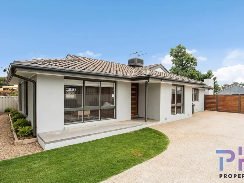 AN ENTERTAINERS DELIGHT