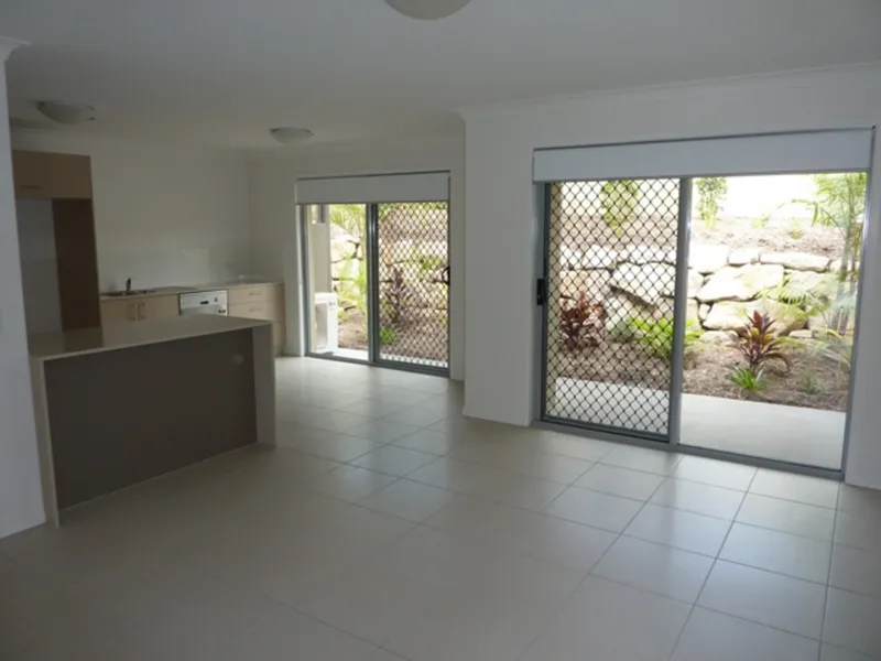 3Bed,3Bath,DoubleGarage - EXECUTIVE TOWN HOUSE IN SECURITY COMPLEX