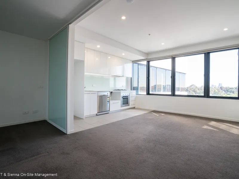 Light, Spacious, 2 Bedroom Apartment