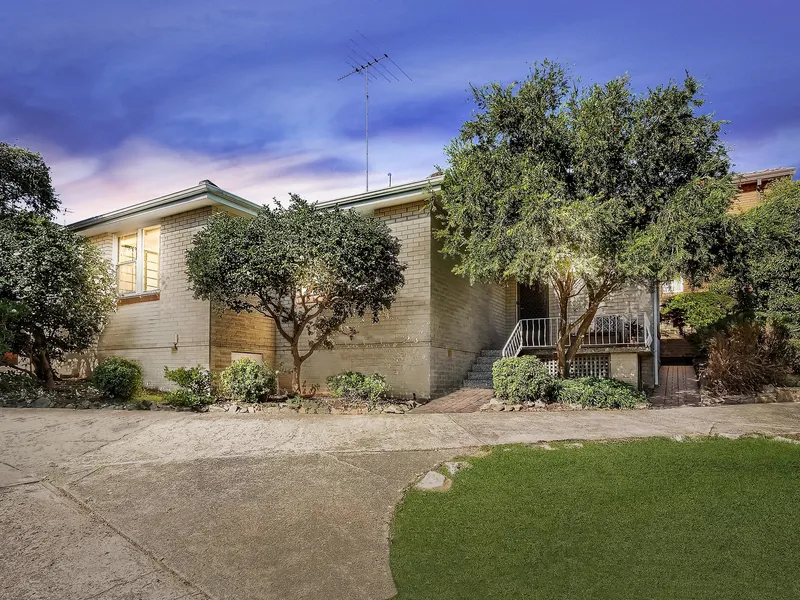 An Easycare Parkside Villa Lifestyle Awaits 