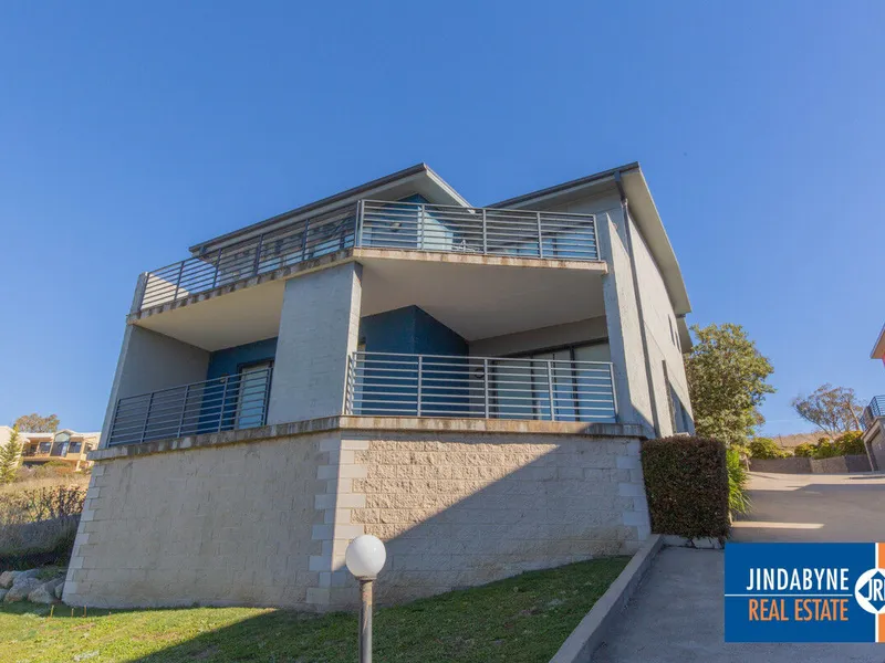12 Month Lease - $850 per week