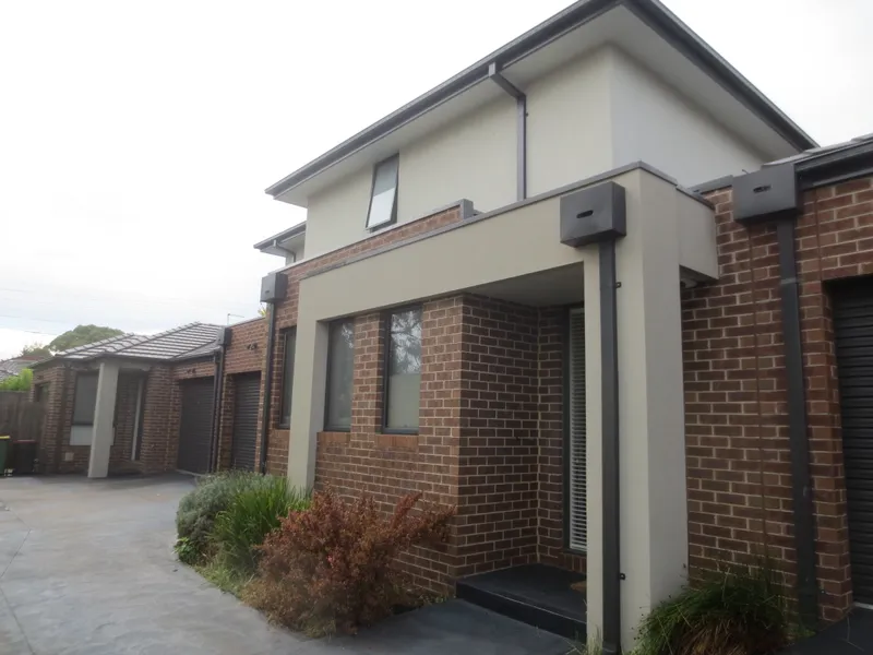 PERFECT TOWNHOUSE IN GREAT LOCATION