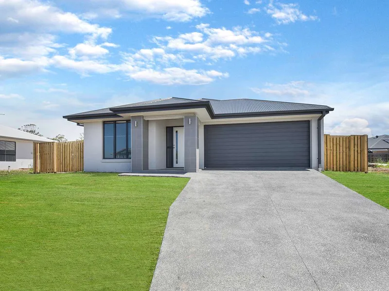 Spacious Family Home in Quiet Coomera Pocket!