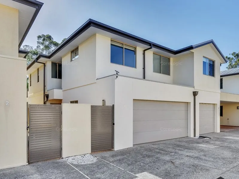 Luxury Townhouse with a great location