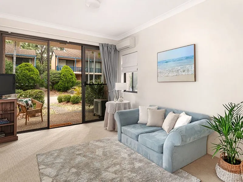 Ground Floor Fresh & Bright Garden Apartment