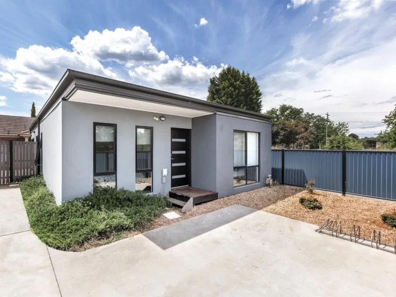 Live in or invest- 3 bedroom living