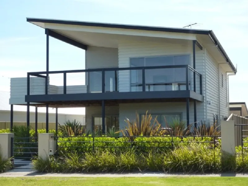 Luxury Home Opposite the Park!