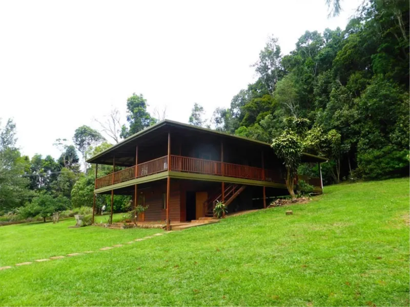 Escape to the mountains! House PLUS cottage on small acreage