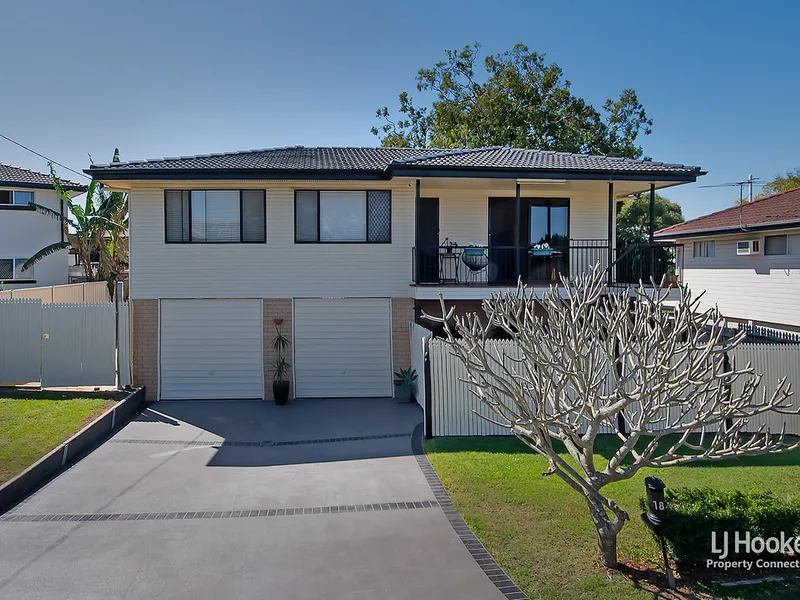 4 BEDROOM HOME WITH A BIG YARD