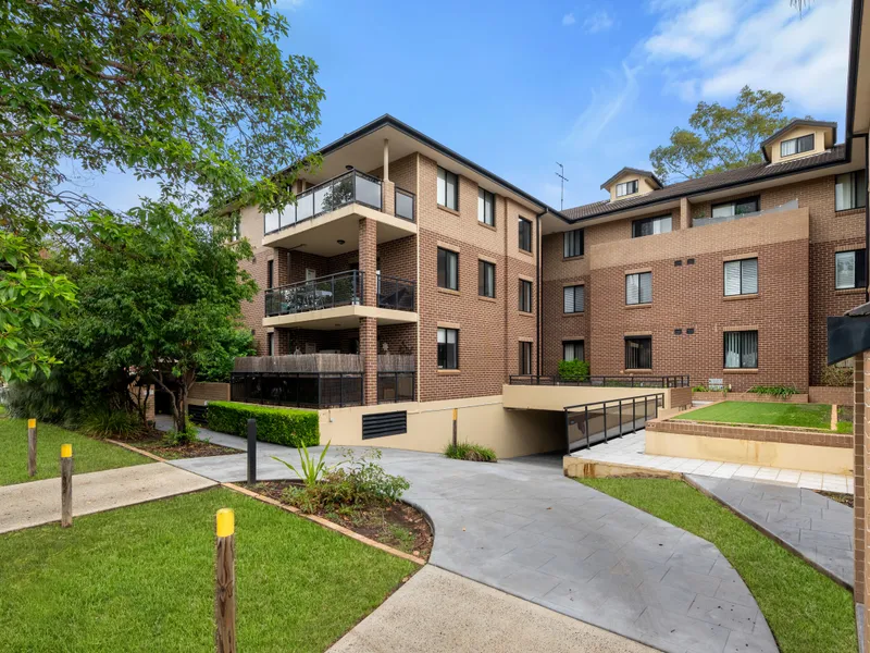 Immaculate Apartment In Perfect Location