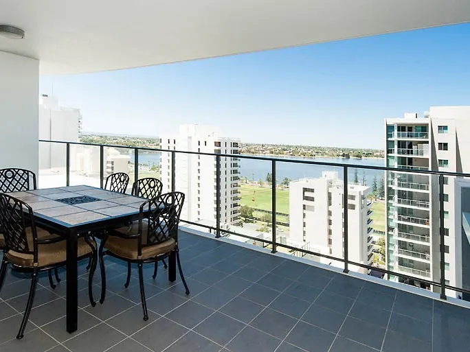 Fantastic Swan River Views!