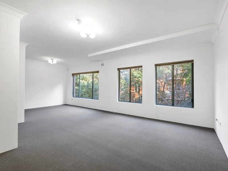 Split level unit  close to CBD and Central Station