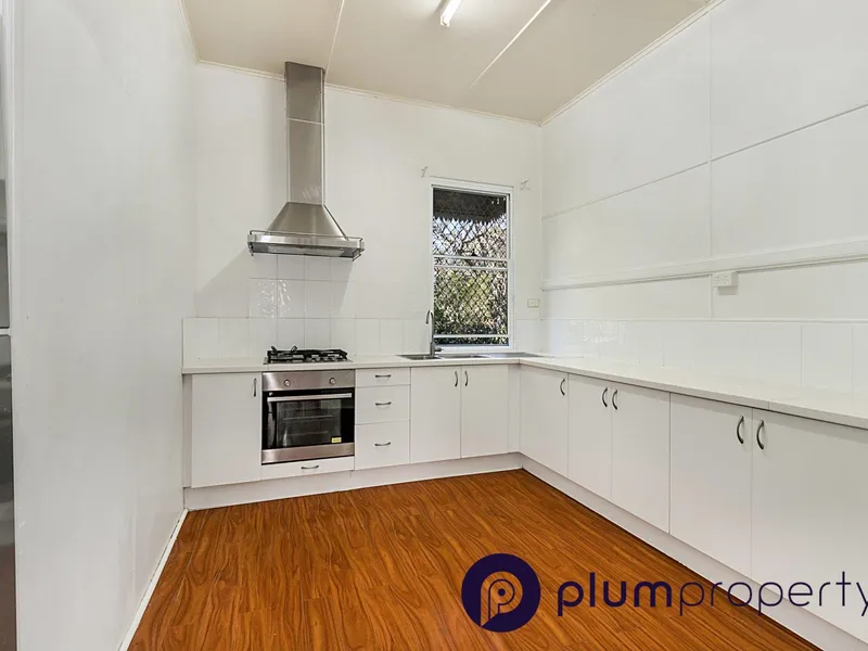 Large family home with dual living!