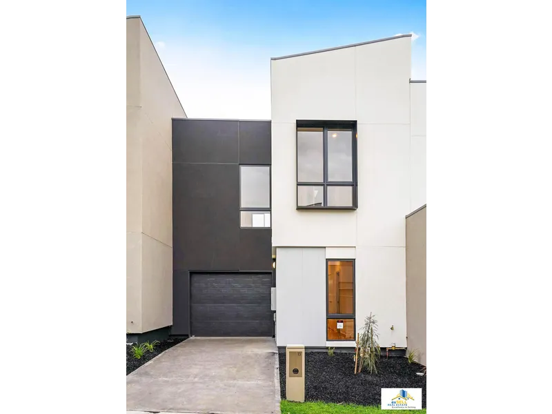 Stylish Modern and Charming with 10K FHOG!!