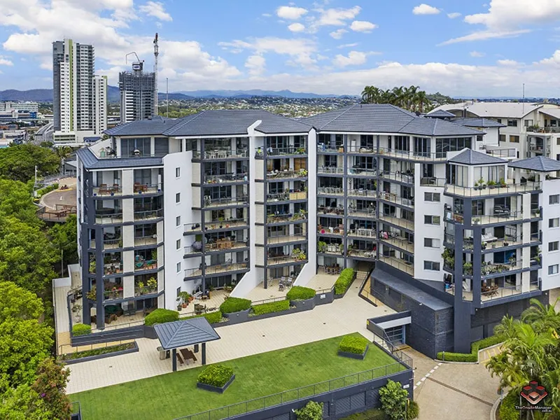 Large 3 bed fully furnished unit