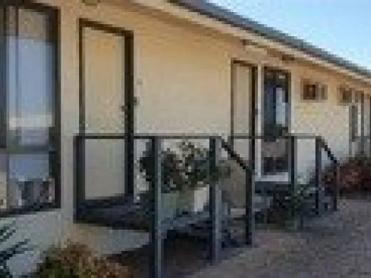 Studio and 2 Bedroom Unit Short to Medium term Accommodation from $200per/week