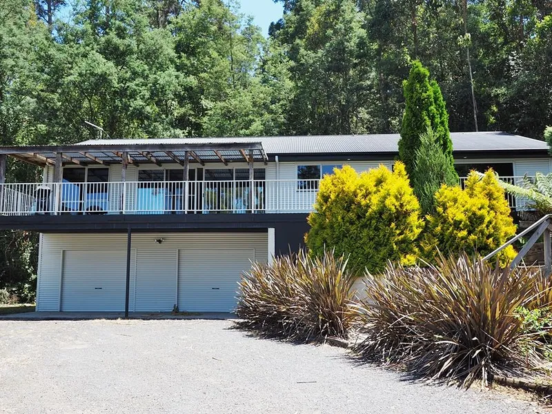 Encompassing bush outlook just minutes from the City