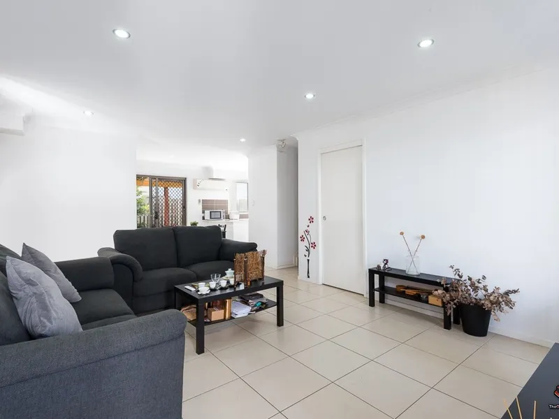 Walking to Woolworth shopping center in Stretton College Catchment