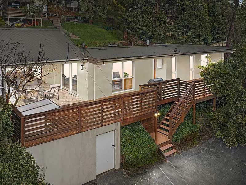 Peaceful mountain living in the Dandenong foothills