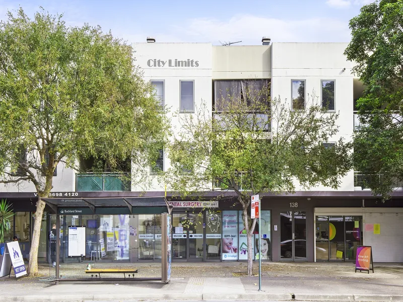 Spacious top floor apartment of bright and light