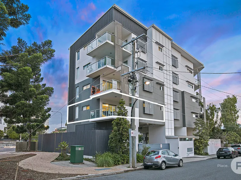 Fully Furnished oversized two-bedroom apartment