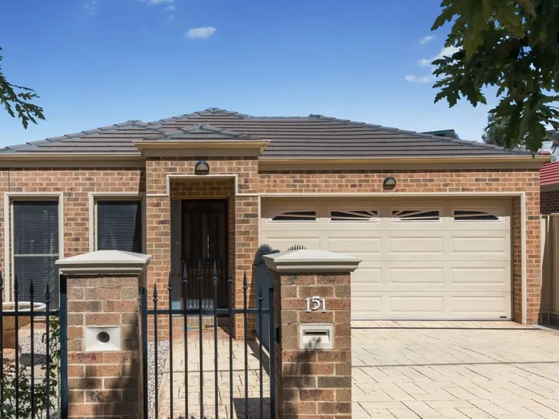 HOUSE FOR LEASE - 151 THISTLE STREET, GOLDEN SQUARE