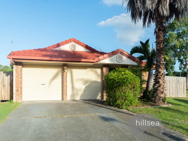 3 Bedrooms, 2 Bathroom, 2 Car Garage – Neat and tidy home in Parkwood