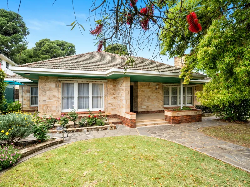 Beautifully Positioned Original Family Home – Move in and Enjoy