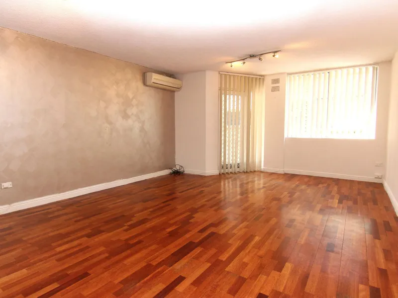 Two Bedroom Apartment in Excellent Location