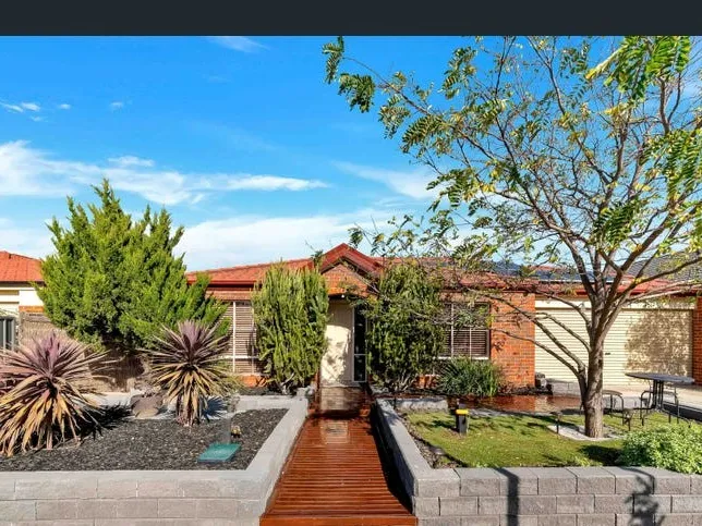 BEAUTIFUL NORTH FACING HOME FOR FAMILY