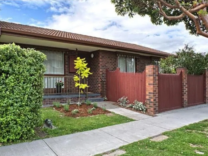 Delightfully spacious, Devon Street frontage