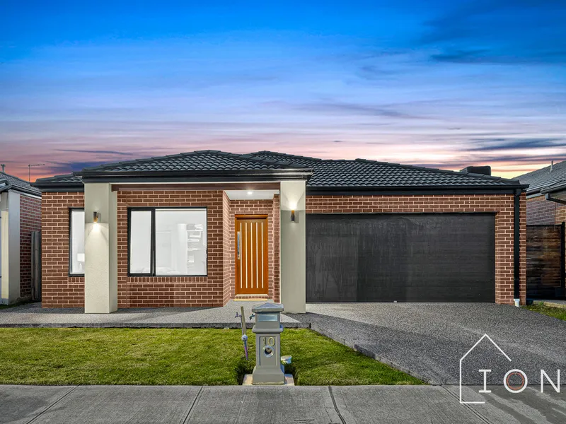 Contemporary Living in the Heart of Thompson's Run Estate