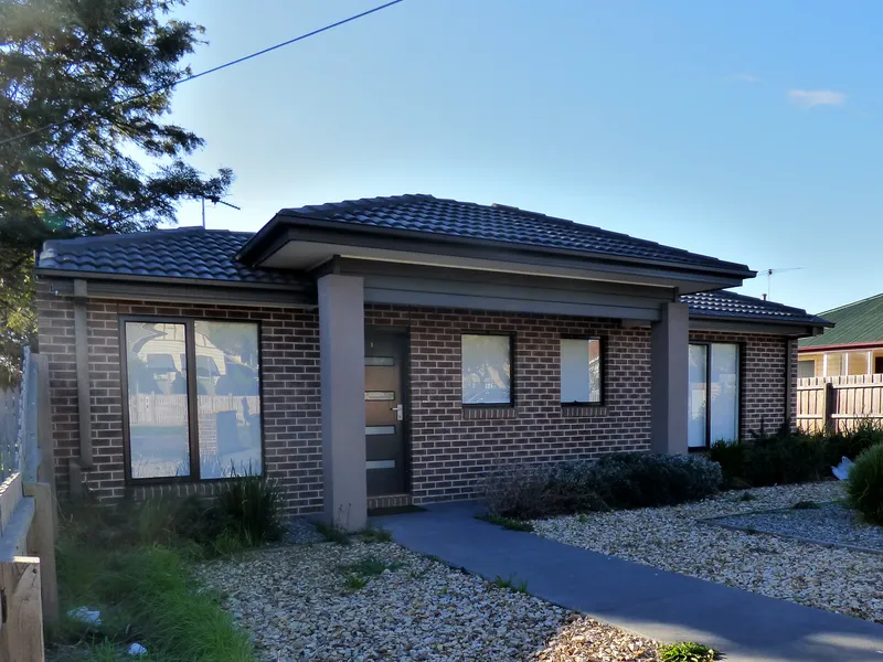 Contemporary & Stylish Two Bedroom unit!
