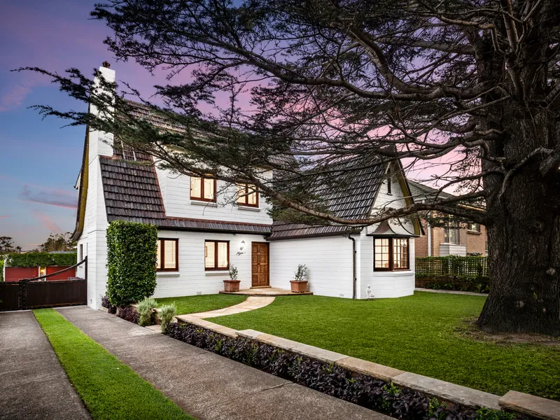 Collaroy Cape Cod Classic in Tightly Held Setting