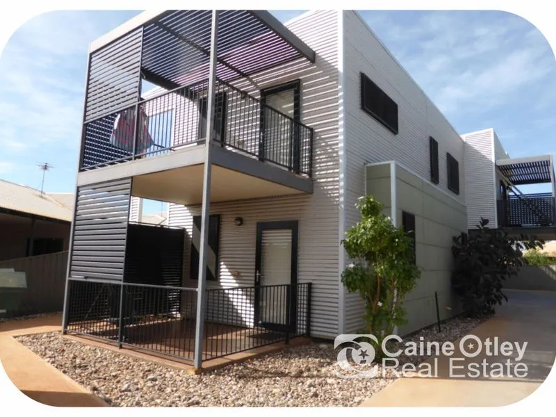 Contemporary 1 Bedroom Apartment in quiet cul-de-sac