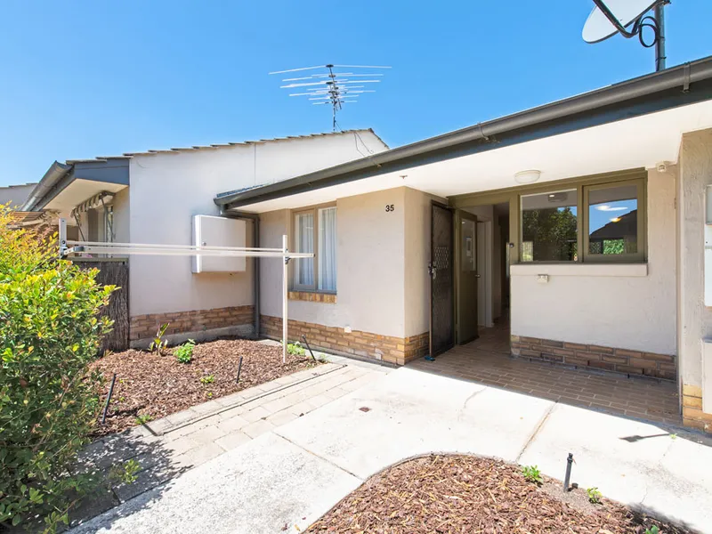 Set amongst beautiful established gardens at Bartonvale Village