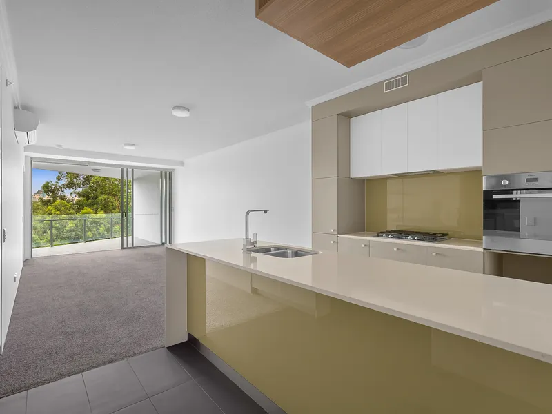 Stylish and modern Kelvin Grove apartment