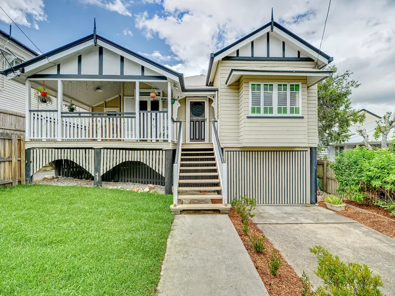 Renovated Queensland with potential! - Contract crashed back on the market!